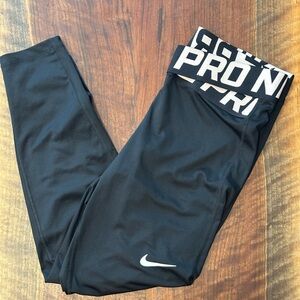 Nike Pro Intertwist 7/8 Crop Leggings Medium